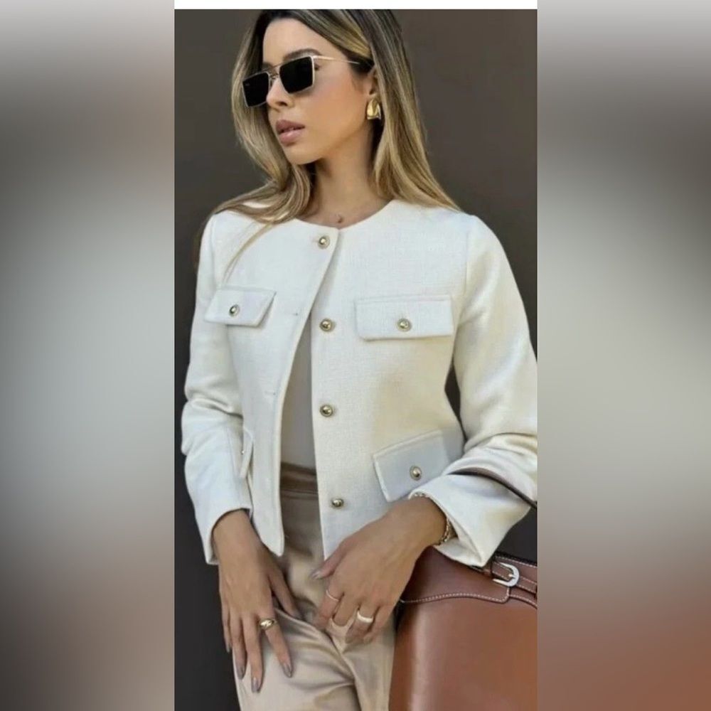 cream jacket with flaps and gold buttons size XS new with tag